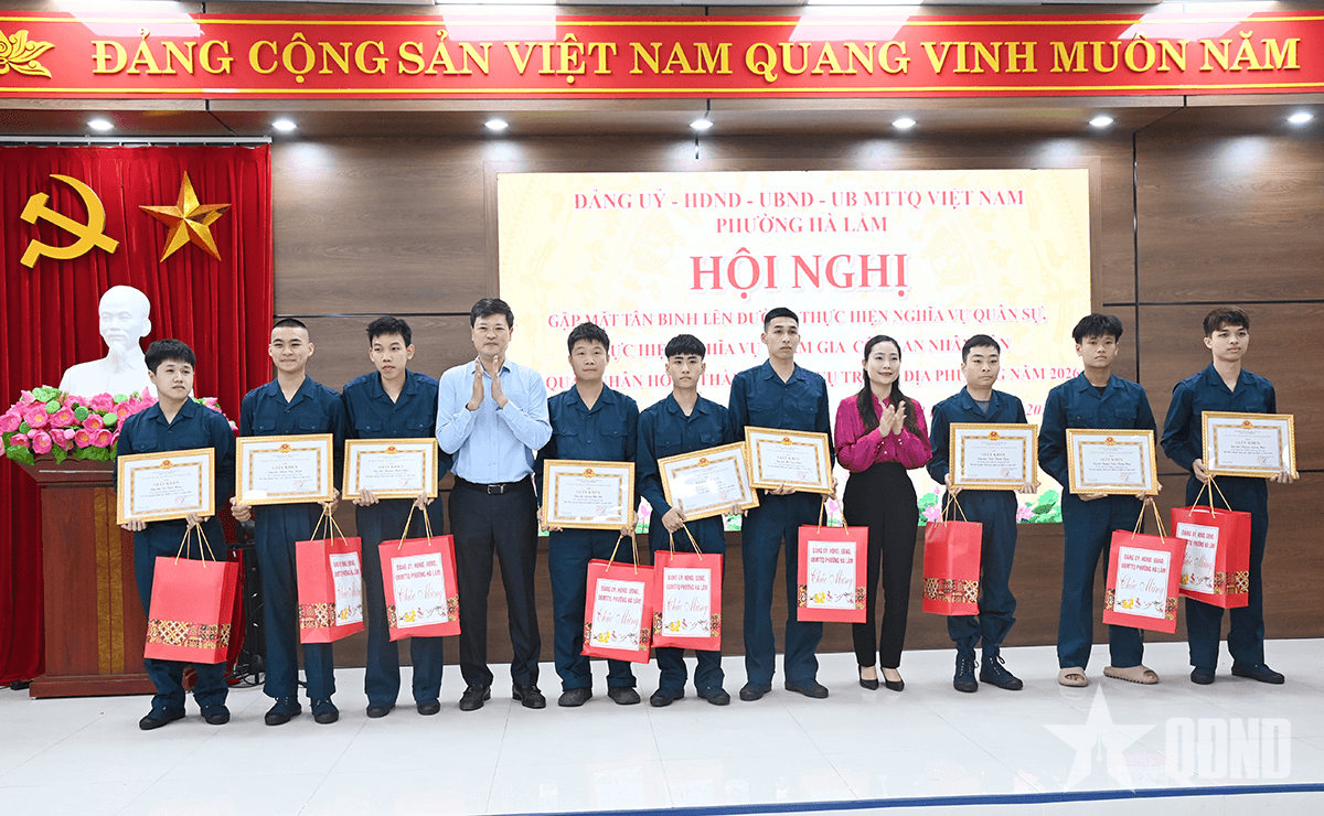 Quảng Ninh: Phường Hà Lầm gặp mặt thanh niên lên đường nhập ngũ năm 2026