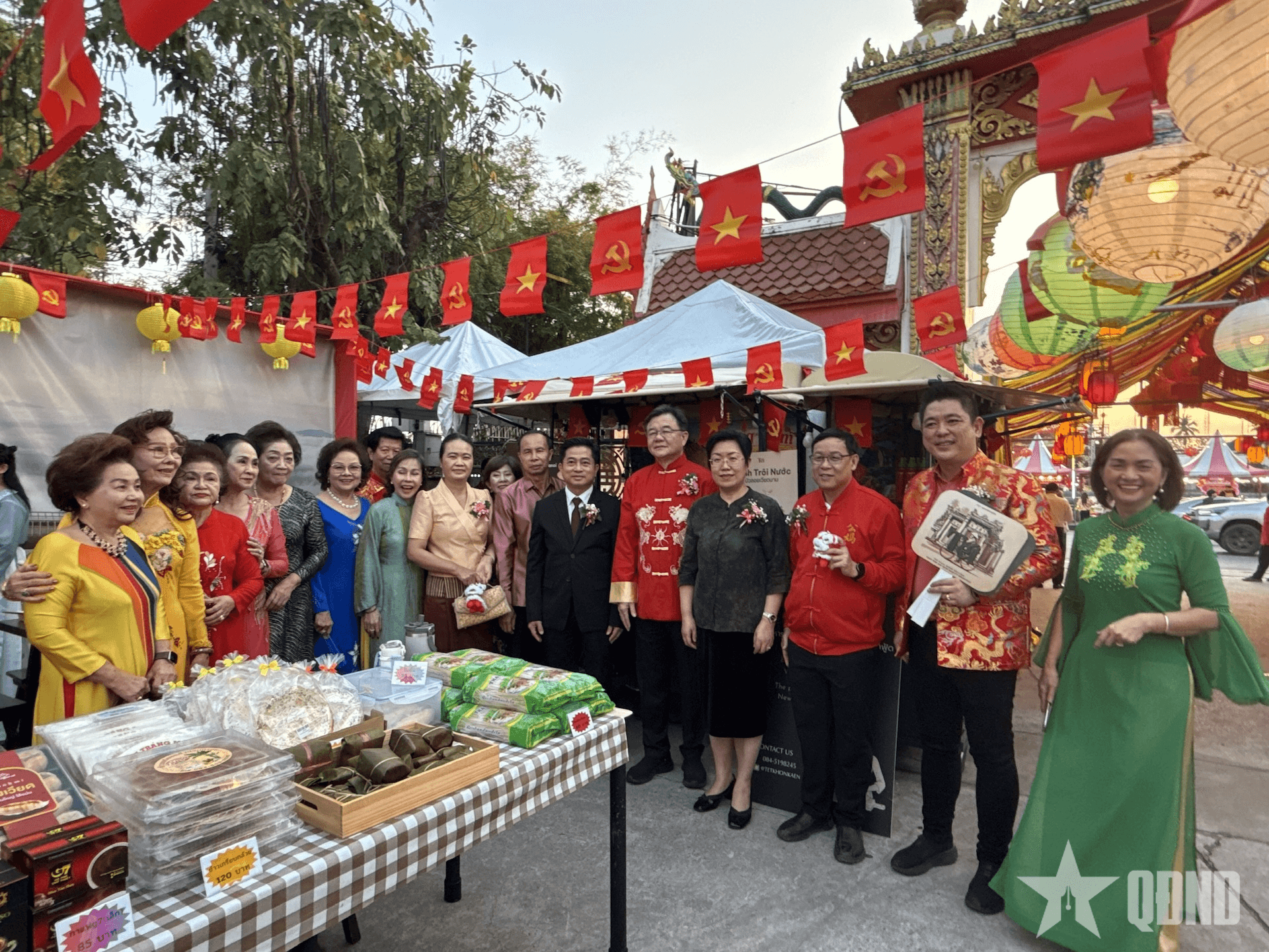 Ấn tượng ẩm thực Việt ở Lễ hội đèn lồng Tết Nguyên tiêu 2026 tại Khon Kaen