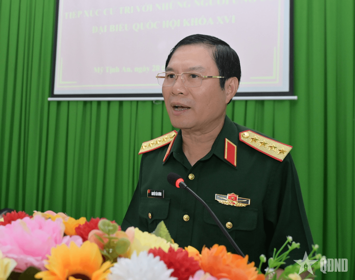 Đại tướng Nguyễn Tân Cương tiếp xúc cử tri tại xã Mỹ Tịnh An, tỉnh Đồng Tháp