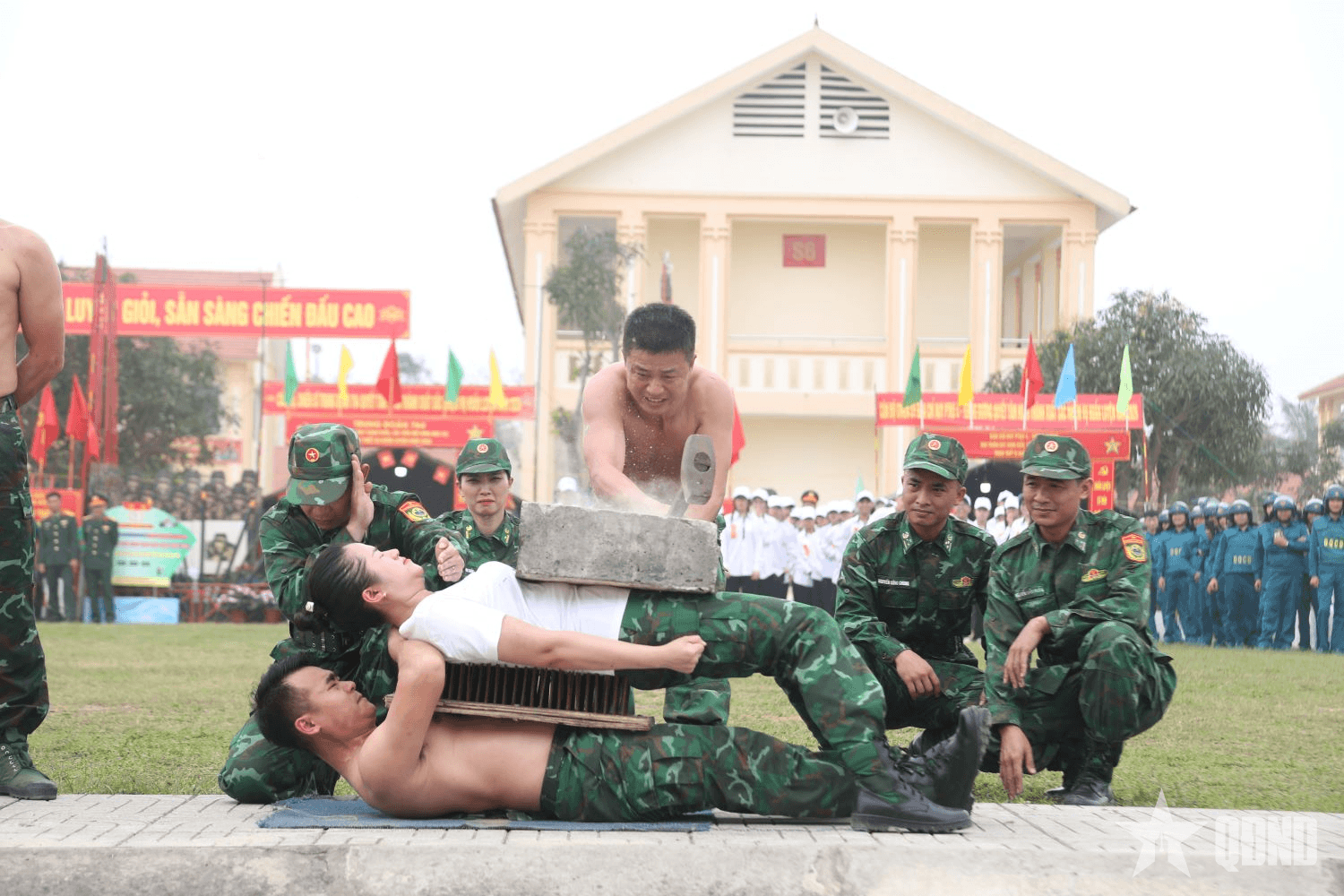 LLVT tỉnh Nghệ An: Mãn nhãn với những màn trình diễn võ thuật tại lễ ra quân huấn luyện