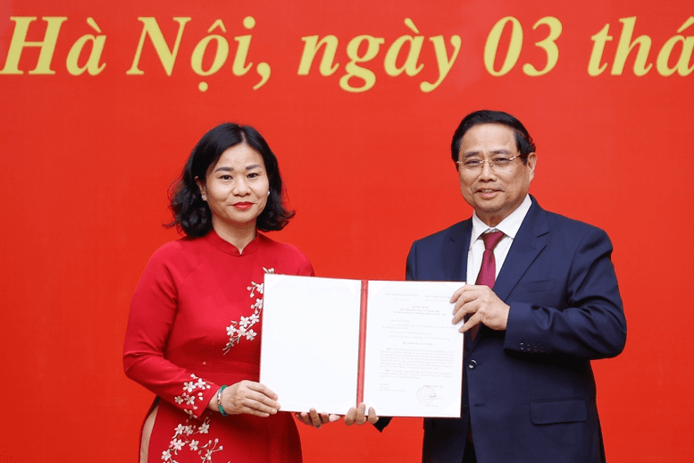 Thủ tướng Phạm Minh Chính trao quyết định chỉ định Phó bí thư Đảng ủy Chính phủ và bổ nhiệm lãnh đạo 4 bộ, cơ quan ngang Bộ