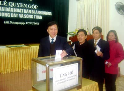 SẺ VƠI NỖI ĐAU