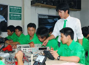 DOANH NGHIỆP VÀ TRƯỜNG DẠY NGHỀ CHƯA “BẮT TAY”