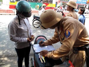 "HẬU XỬ PHẠT" VI PHẠM GIAO THÔNG