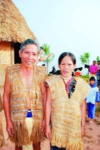 Quần áo bằng vỏ cây