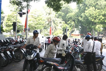 CÓ QUẢN LÝ ĐƯỢC SỰ “TỰ PHÁT”?