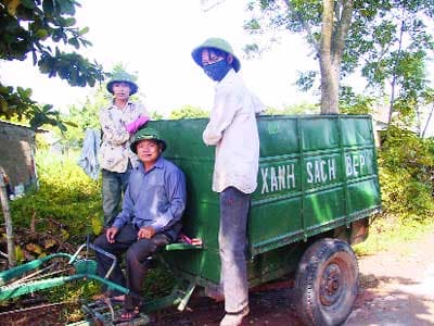 Sắm công nông đi dọn rác không công