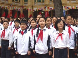 HÁT QUỐC CA ĐỂ CẢM NHẬN HỒN THIÊNG SÔNG NÚI