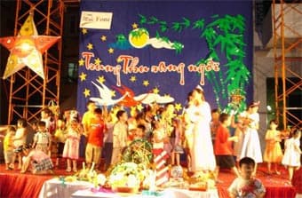 TRUNG THU-TẾT, BÁNH… CỦA AI?