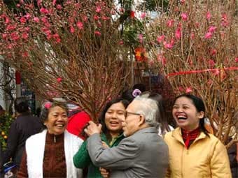 TẾT GIÀU, TẾT NGHÈO...