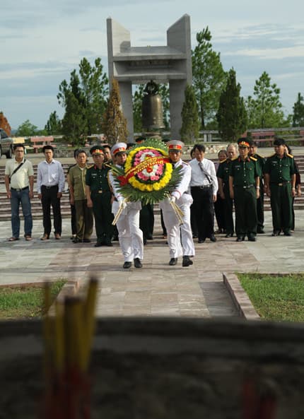 DU LỊCH HOÀI NIỆM VÀ TRI ÂN