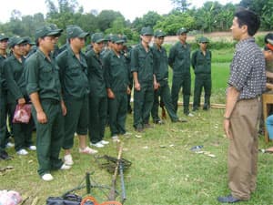 ĐỂ CÁN BỘ QUÂN SỰ XÃ, PHƯỜNG ĐẠT CHUẨN