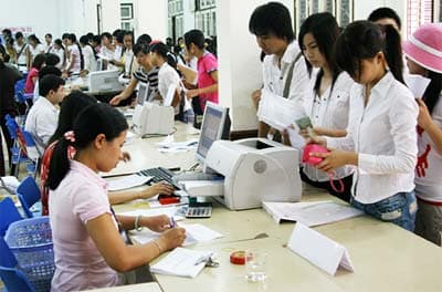 BĂN KHOĂN HỌC PHÍ MỚI