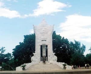 MUÔN TẤM LÒNG TRI ÂN