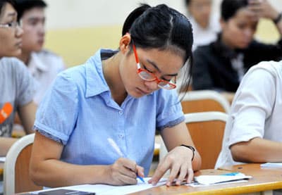 HỌC PHÍ TRƯỜNG CÔNG – AI QUYẾT?