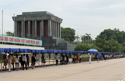 Lăng Bác chiều thu tháng Tám