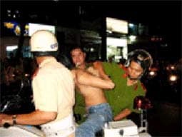 NGHIÊM TRỊ VIỆC CHỐNG NGƯỜI THI HÀNH CÔNG VỤ