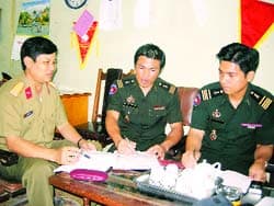 Rời Hoàng gia tầm sư học... chính trị