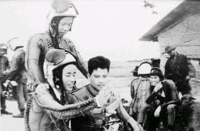 Ngang dọc bầu trời một thuở