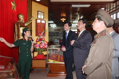 “Tranh thủ ngược” ở Trung đoàn Thủ Đô