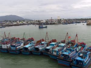 GIÚP NGƯ DÂN ĐI BIỂN DÀI NGÀY