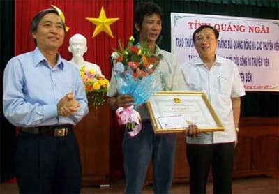 CÁI TÌNH CỦA NGƯỜI VIỆT