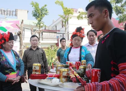 NHÌN NHẬN ĐÚNG VỀ LỄ HỘI