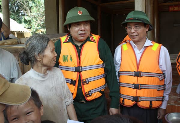 Đoàn công tác của Chính phủ kiểm tra công tác khắc phục hậu quả lũ, lụt ở Hà Tĩnh
