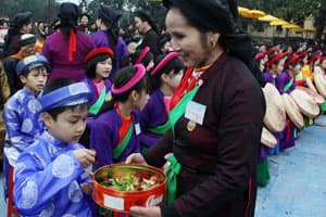 NUÔI DƯỠNG SỨC SỐNG VĂN HÓA DÂN TỘC TRONG CỘNG ĐỒNG NGƯỜI VIỆT Ở NƯỚC NGOÀI