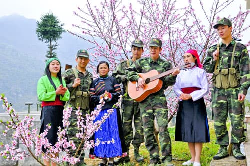 Quân , dân một lòng , vững vàng nơi địa đầu Tổ quốc