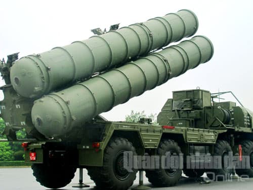 Tên lửa S300 luyện tập đánh địch đột nhập đường không