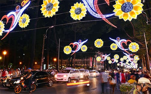 Khoác "áo mới" đón ngày đại lễ