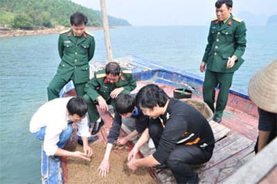 Bữa ăn tự chọn ở Ban chỉ huy Quân sự huyện Đông Triều