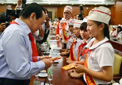 LẮNG NGHE TRẺ EM NÓI!