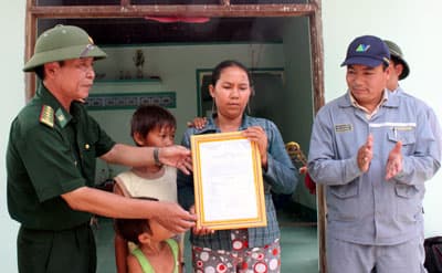 BỘ ĐỘI BIÊN PHÒNG TÍN CHẤP CHO HỘ NGHÈO