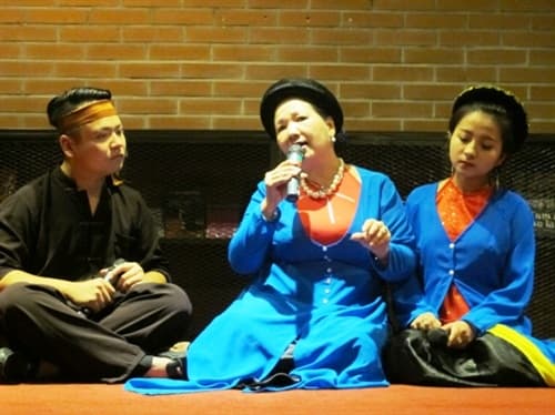 Dân ca ví, giặm ngân vang giữa Thủ đô