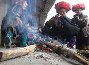 GIÚP ĐỒNG BÀO VÙNG CAO CHỐNG RÉT