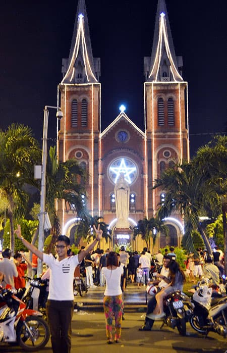 Rộn ràng không khí Giáng sinh tại TP Hồ Chí Minh