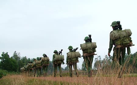 “Đội quân chiến đấu, đội quân công tác”
