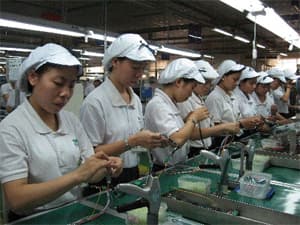 ƯU TIÊN KHEN THƯỞNG NGƯỜI LAO ĐỘNG
