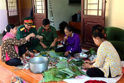 BỘ ĐỘI VỀ, MÁI ẤM, NHÀ VUI