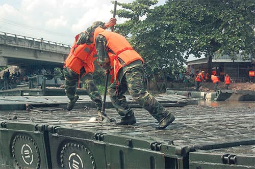 Bộ đội Công binh thả nhịp vùng sông nước