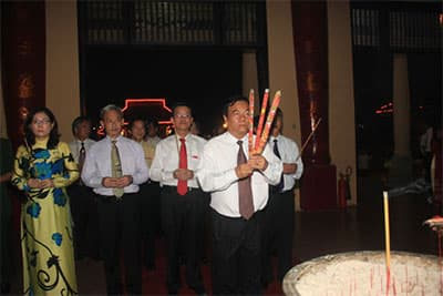 VUN ĐẮP TRUYỀN THỐNG "TÔN SƯ TRỌNG ĐẠO"
