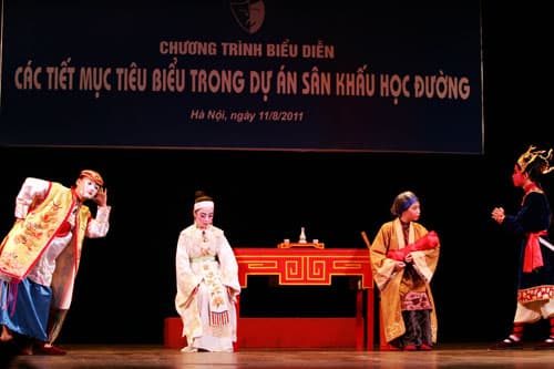 Sân khấu học đường khơi gợi tình yêu với nghệ thuật truyền thống