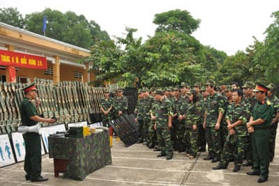 KHÔNG XEM NHẸ MÔN HỌC GIÁO DỤC QUỐC PHÒNG VÀ AN NINH