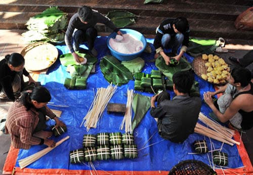 GIỮ GÌN VĂN HÓA CỦA TẾT VIỆT