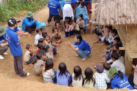 CHĂM LO HỌC SINH, SINH VIÊN NGHÈO