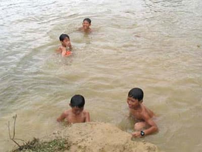 BẢO VỆ TRẺ EM MÙA NẮNG NÓNG