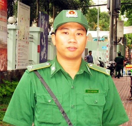 Người nhiều lần bắt cướp